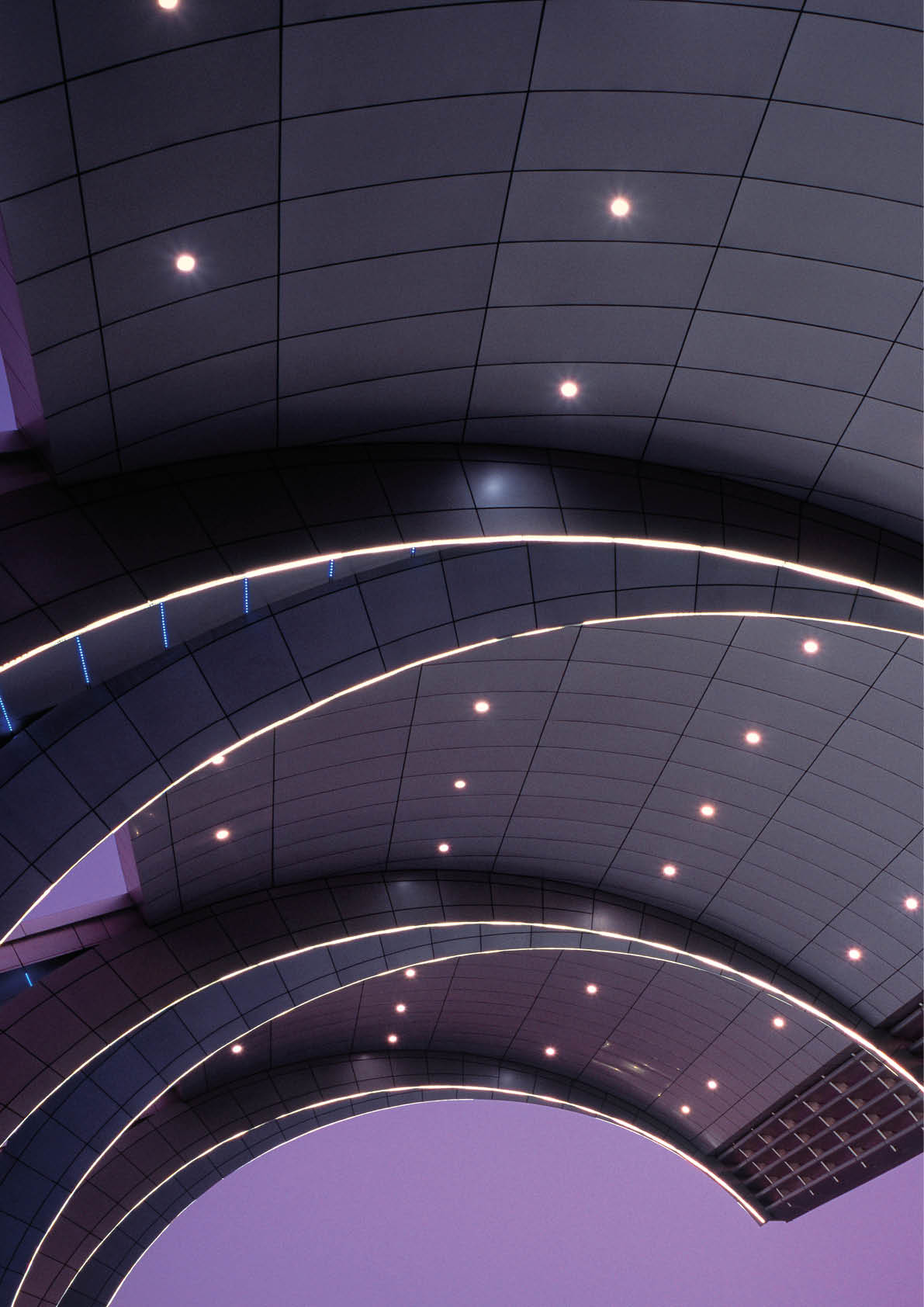 Kandura: Also known as thawb, thobe, or dishdasha, the Kandura is an ankle length, loose-fitting robe for men, usually white in colour. In winter, the Kandura is available in a splash of colours mostly in darker shades. The length of the robe represents the status of the person with the wealthy and royal seen in longer robes. Shorter length symbolizes modesty and is worn by the remaining Arabs.